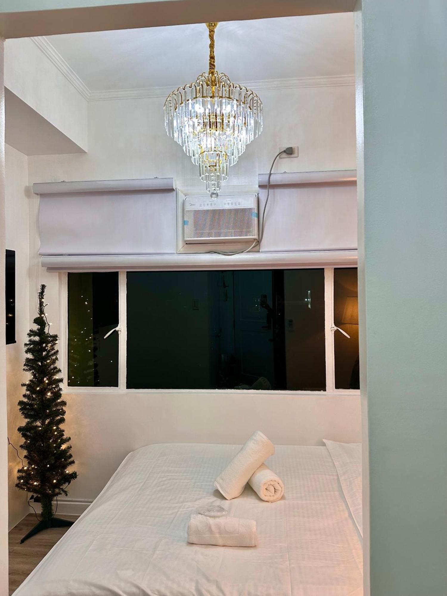 Studio Two Condominium, Alabang - Gold Fiber Wi-Fi -Netflix Ready Muntinlupa City Exterior foto